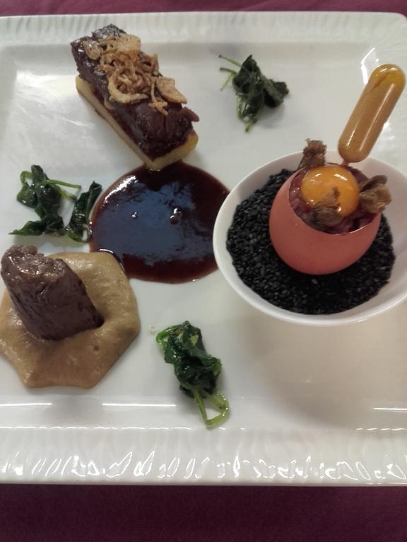 Logis Hotel-Restaurant Le Chene Vert Saint-Pourcain-sur-Sioule Bagian luar foto